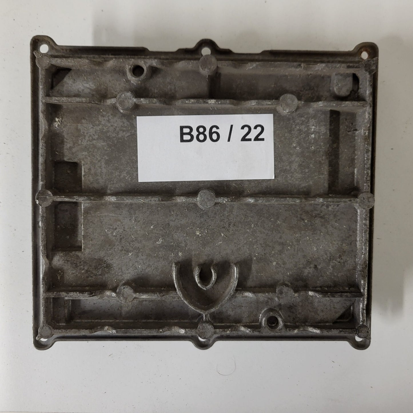 SMART FORTWO ECU / 0261205004 / 0003107V006 / HW 32.98 / BOSCH
