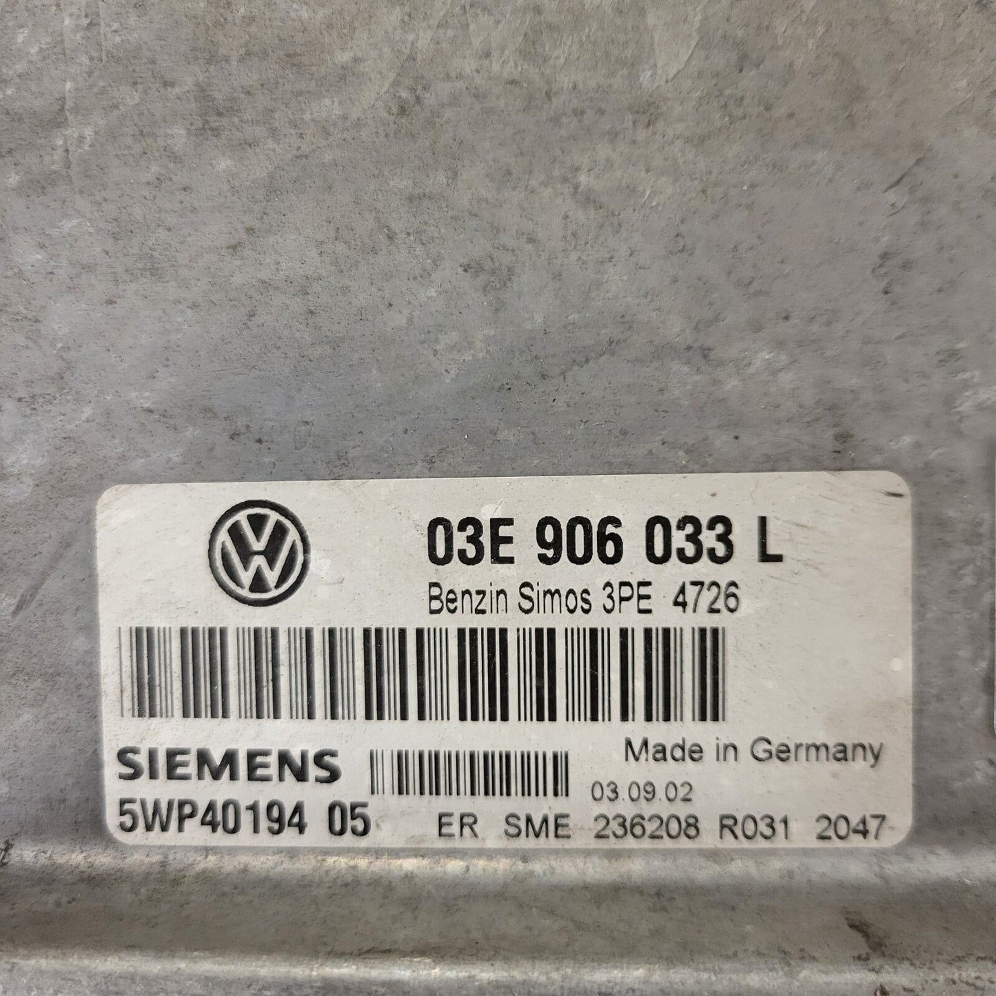 VW POLO ECU / 03E906033L / 5WP40194 05 / SIMOS 3PE / BOSCH