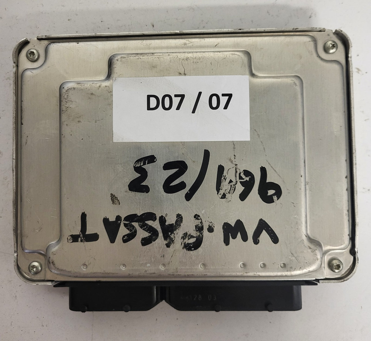 VW AUDI SEAT SKODA ECU / 038906019KD / 0281011205 / EDC15P+ / BOSCH