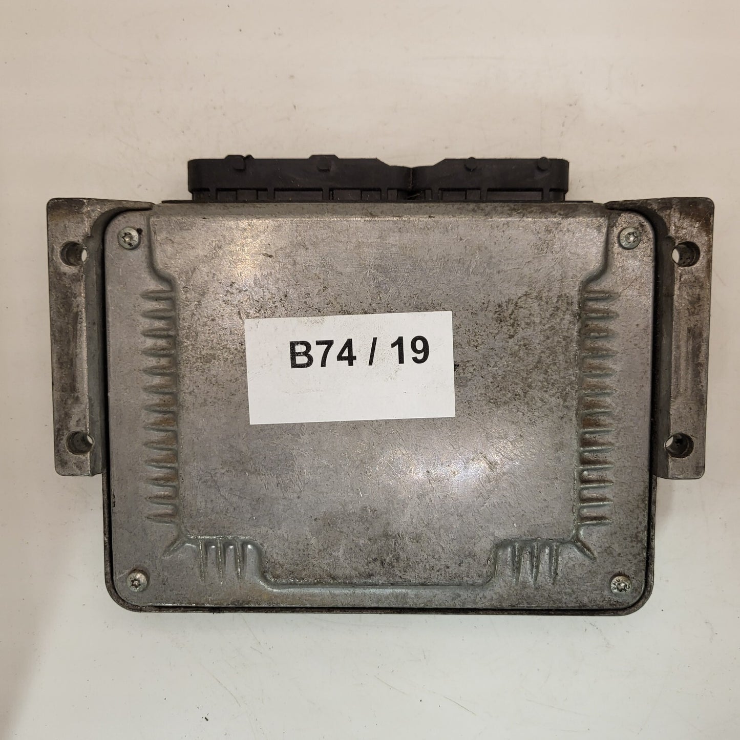 Fiat Punto ECU / 0281011494 / 55198478 / BOSCH