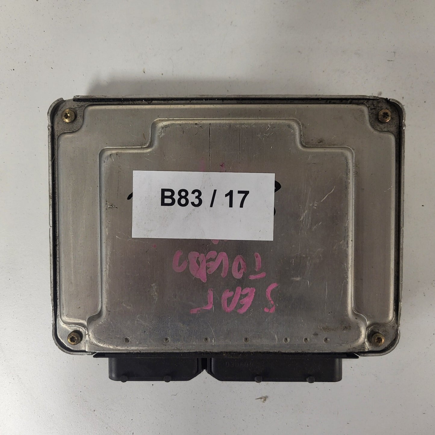 SEAT TOLEDO 1.9 TDI ECU / 0281010060 / 038906012T / BOSCH