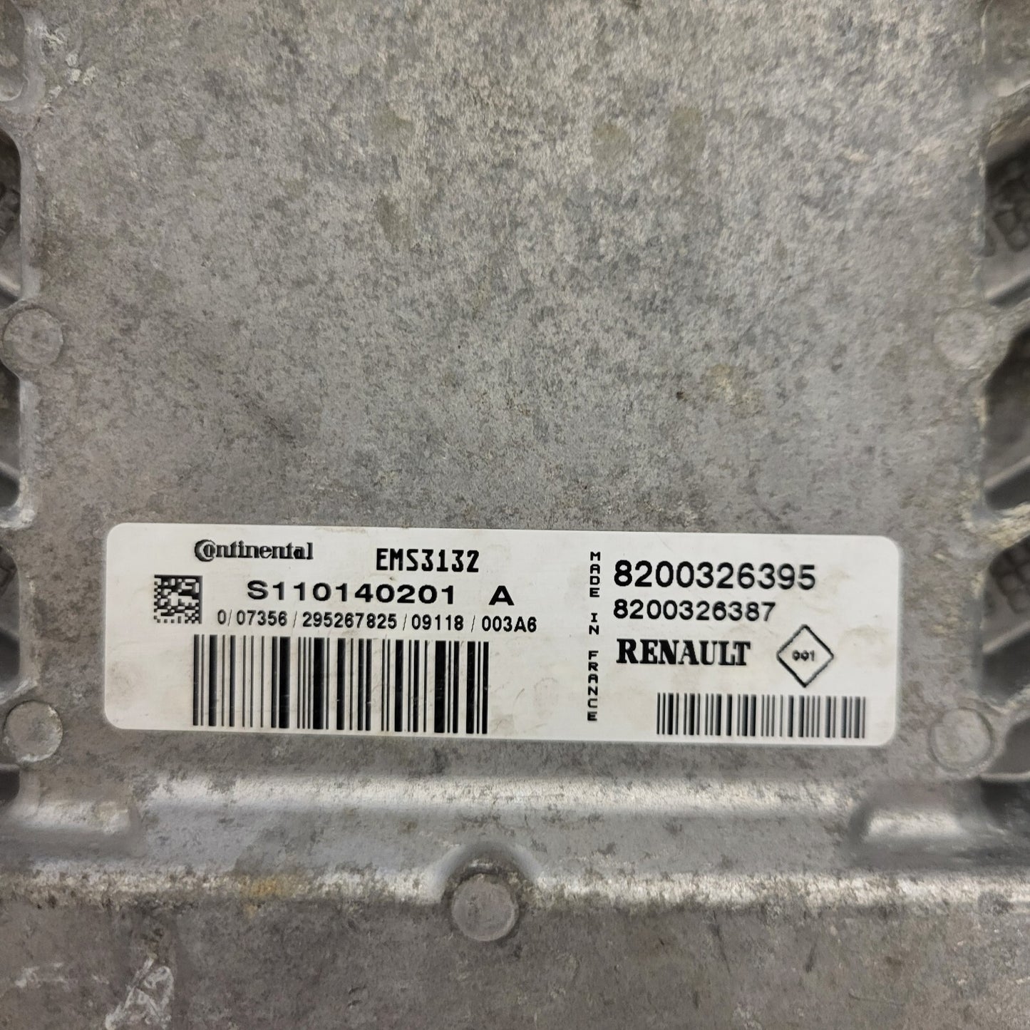 RENAULT CLIO ECU / S110140201A / EMS3132 / 08200326395 / 8200326387 / SIEMENS