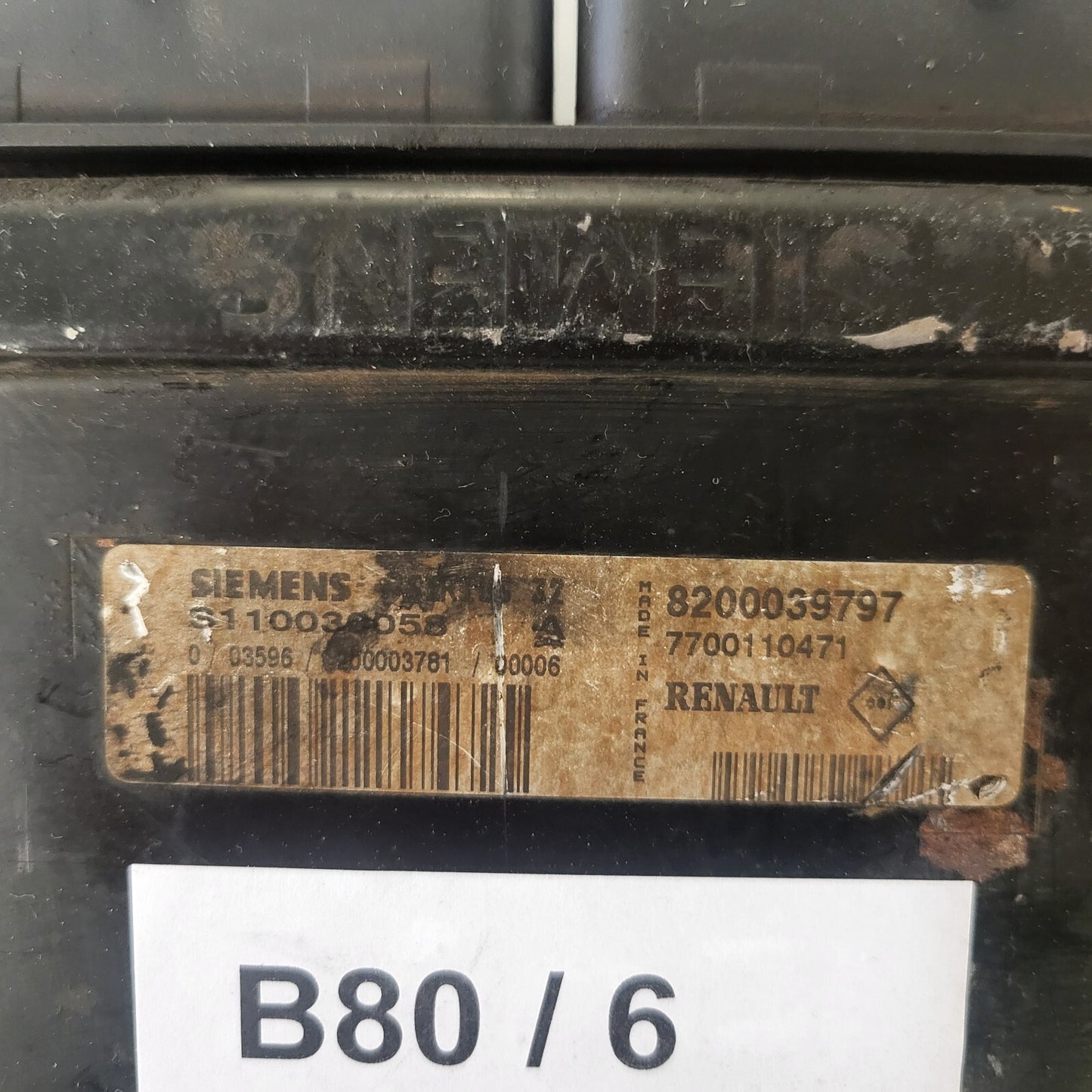 RENAULT ECU / S110030058 / 8200039797 / 7700110471 / S110030058A / SIEMENS