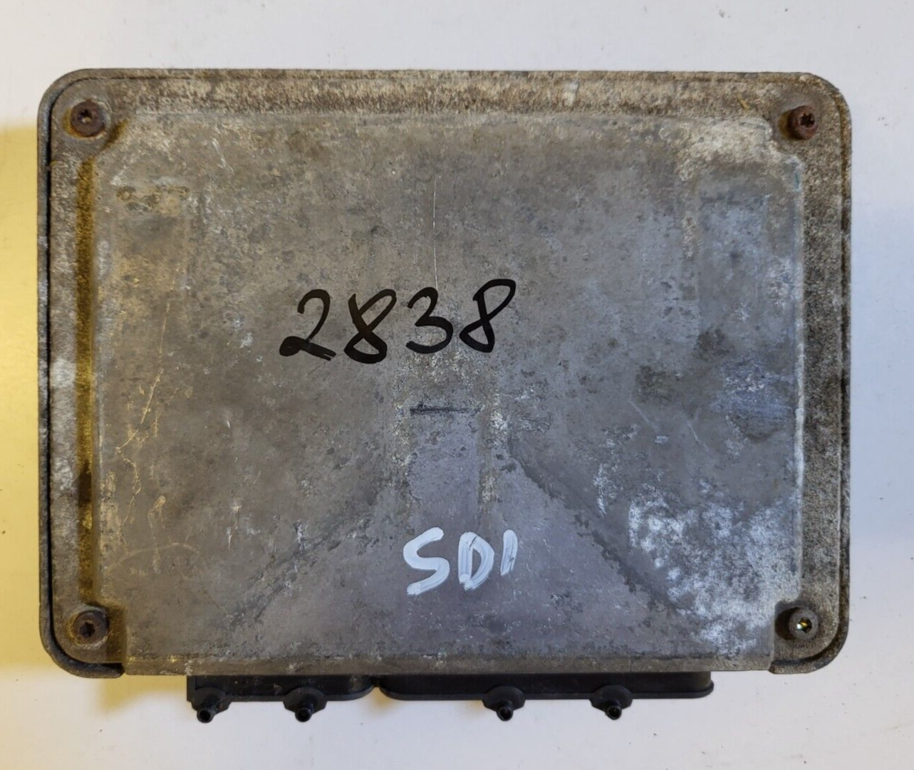 VW ECU / 038906013J / 0281001743 / BOSCH