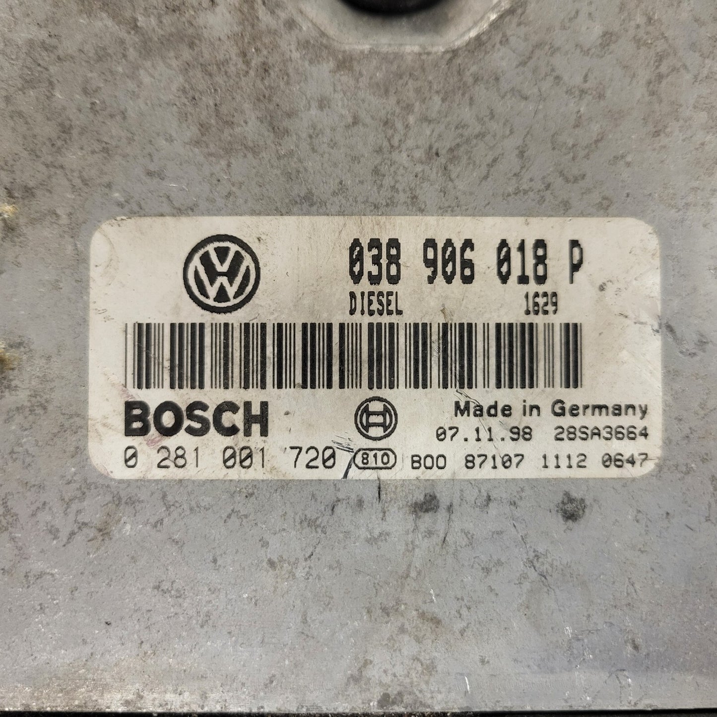 VW PASSAT ECU / 038906018P / 0281001720 / 28SA3664 / BOSCH