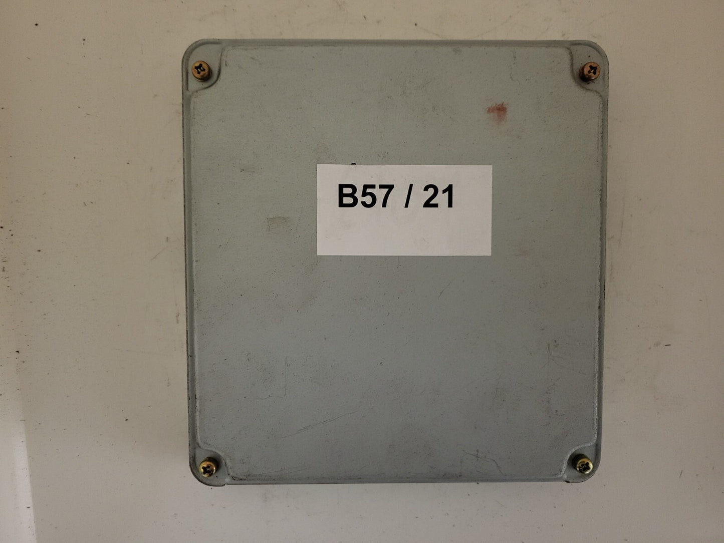Mazda ECU / 279700-0432 / B33L18881B / DENSE