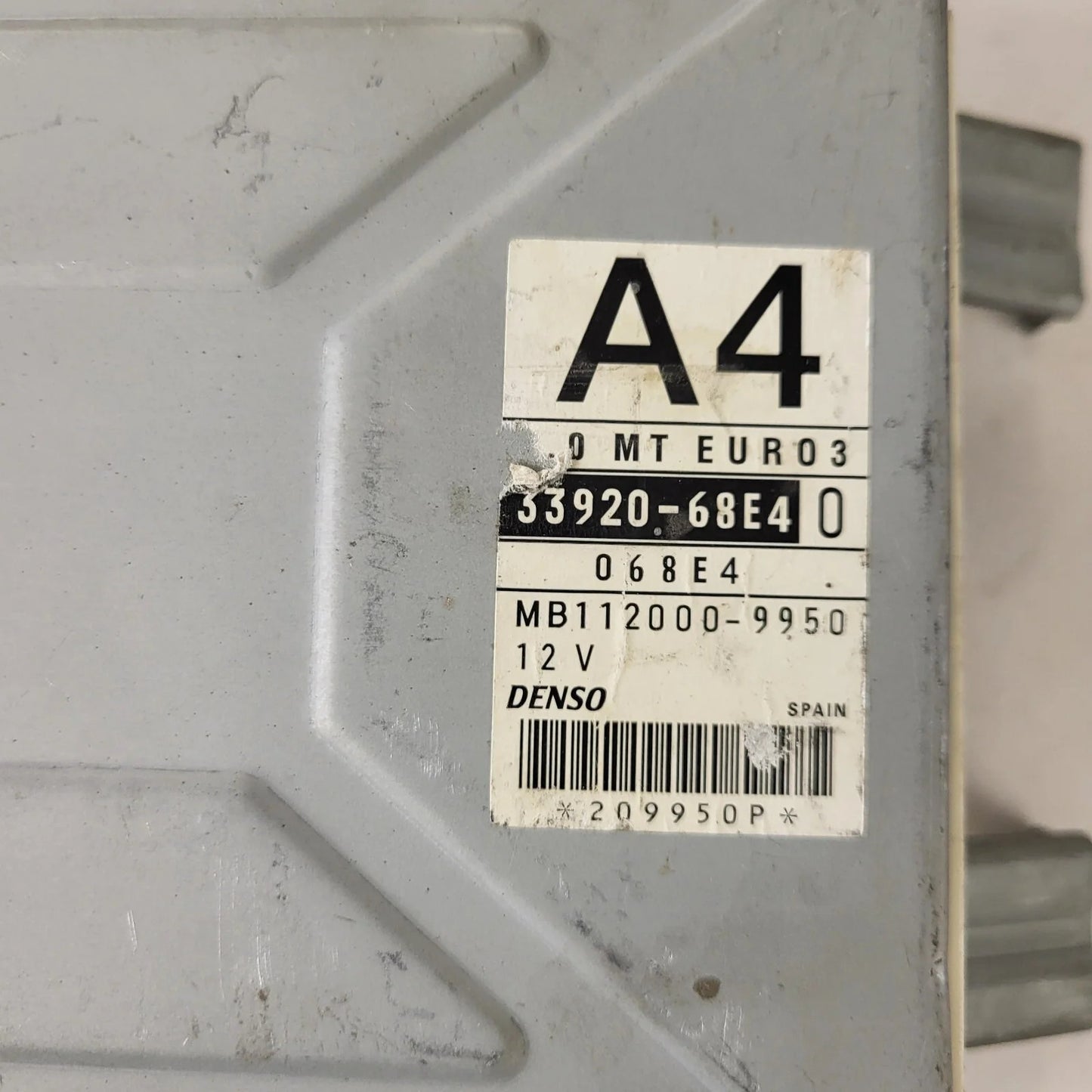 SUZUKI SWIFT ECU / 33920-68E4 / MB112000-9950 / A4 / DENSO