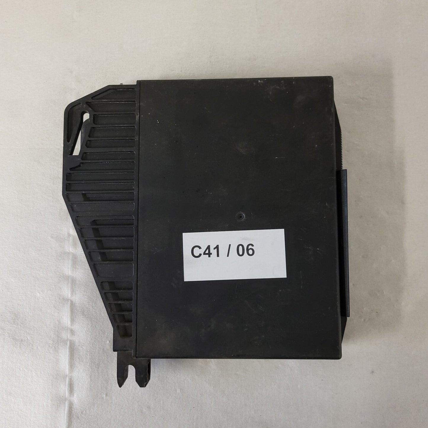 Mercedes W210 ECU / 2108203826 / 335626 / TEMIC