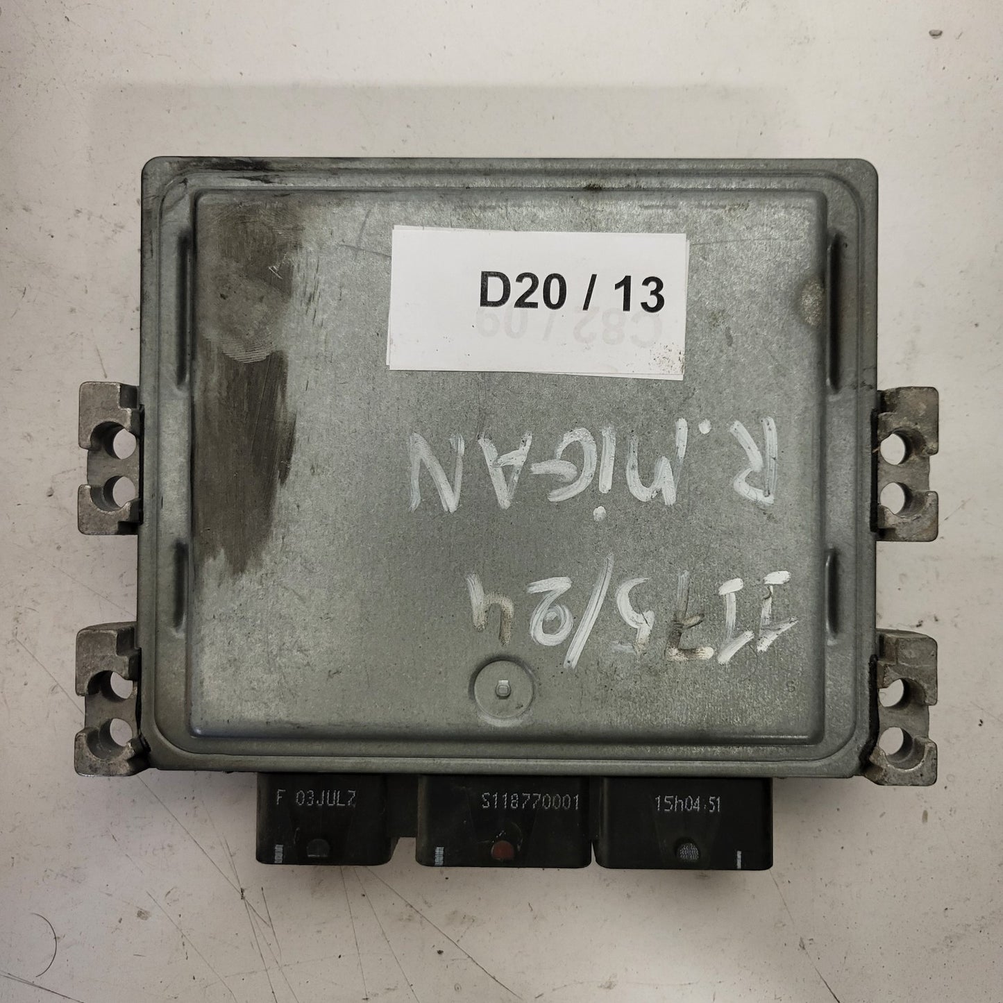 Renault ECU / S122326113A / 8200804775 / 8200807626 / SID301 / S122326113