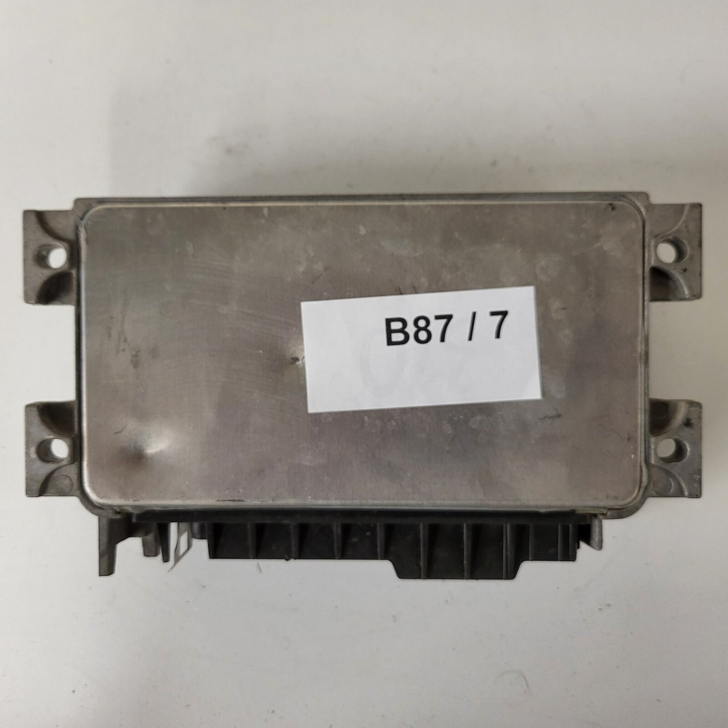 FIAT PUNTO LANCIA Y 1.1 ECU / IAW 16F.EB / 46480662 / 61602.102.00 / MAGNETI MAR