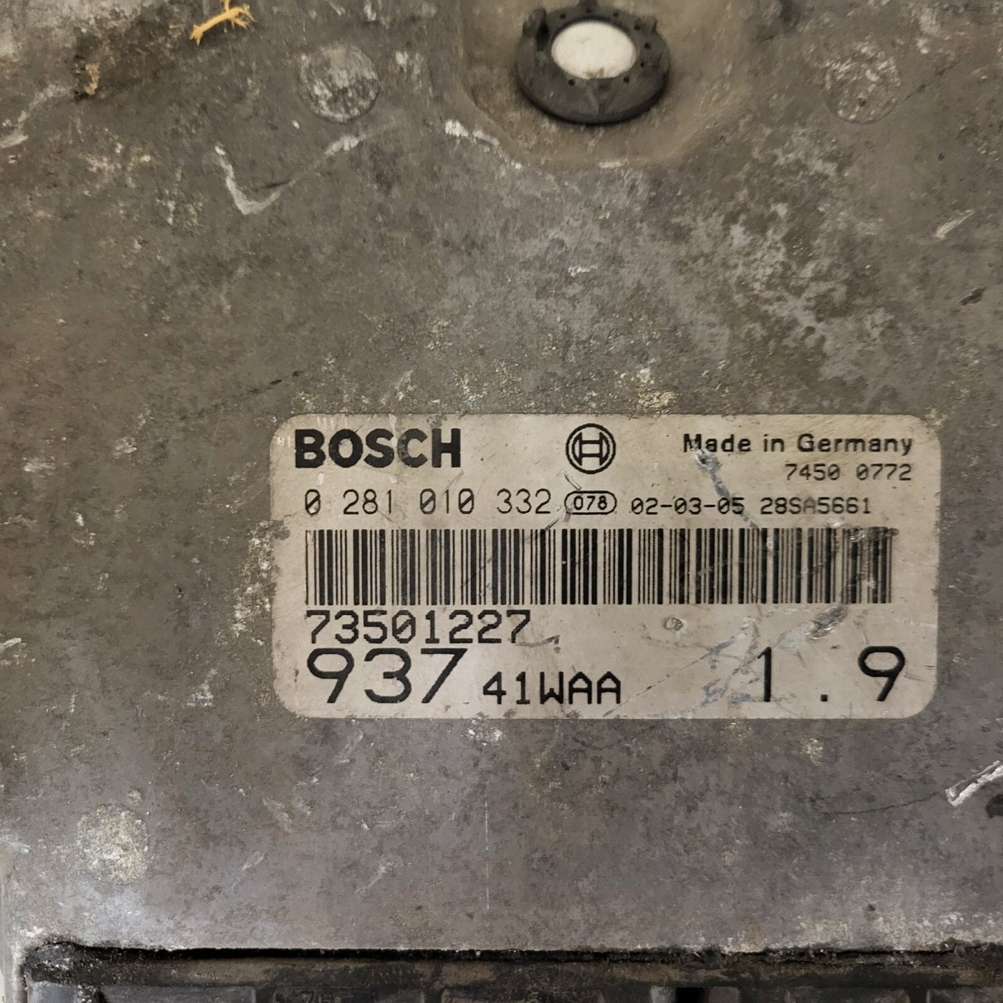ALFA ROMEO 147 ECU / 0281010332 / 73501227 / 93741WAA / BOSCH
