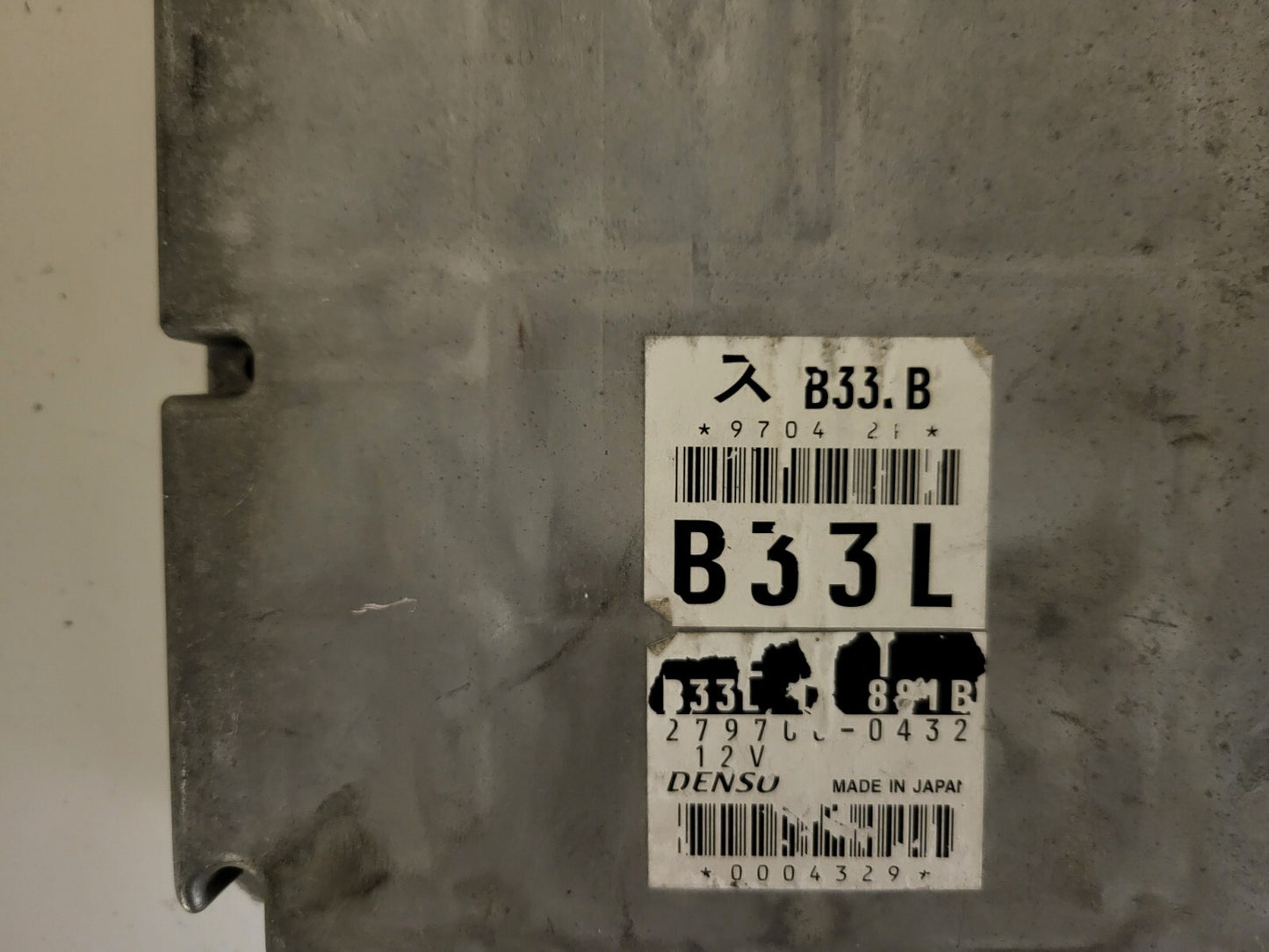 Mazda ECU / 279700-0432 / B33L18881B / DENSE
