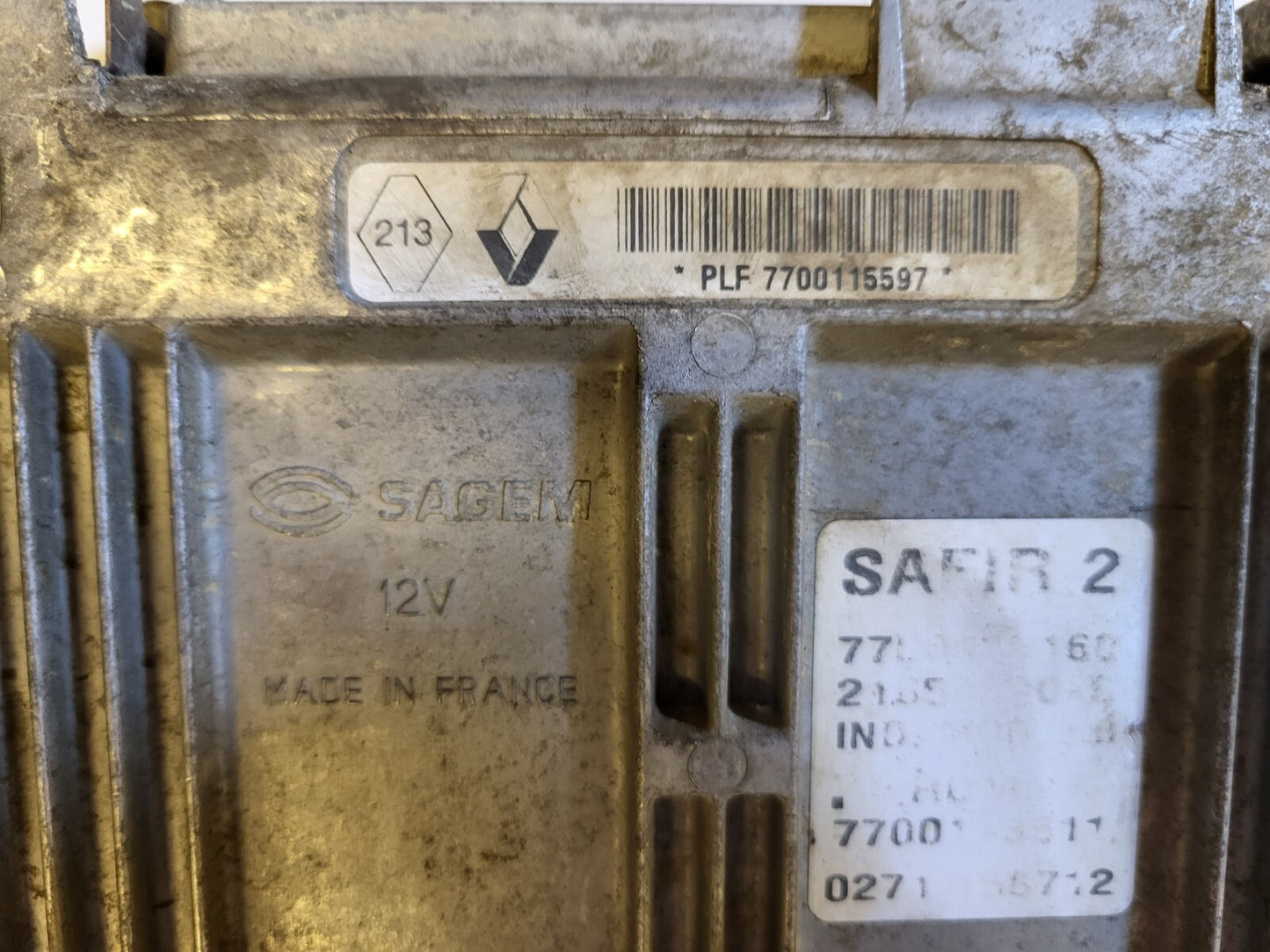 RENAULT ECU / 7700115597 / 7700115160 / 21654820-6 / 7700113511 / 35 PIN SAGEM