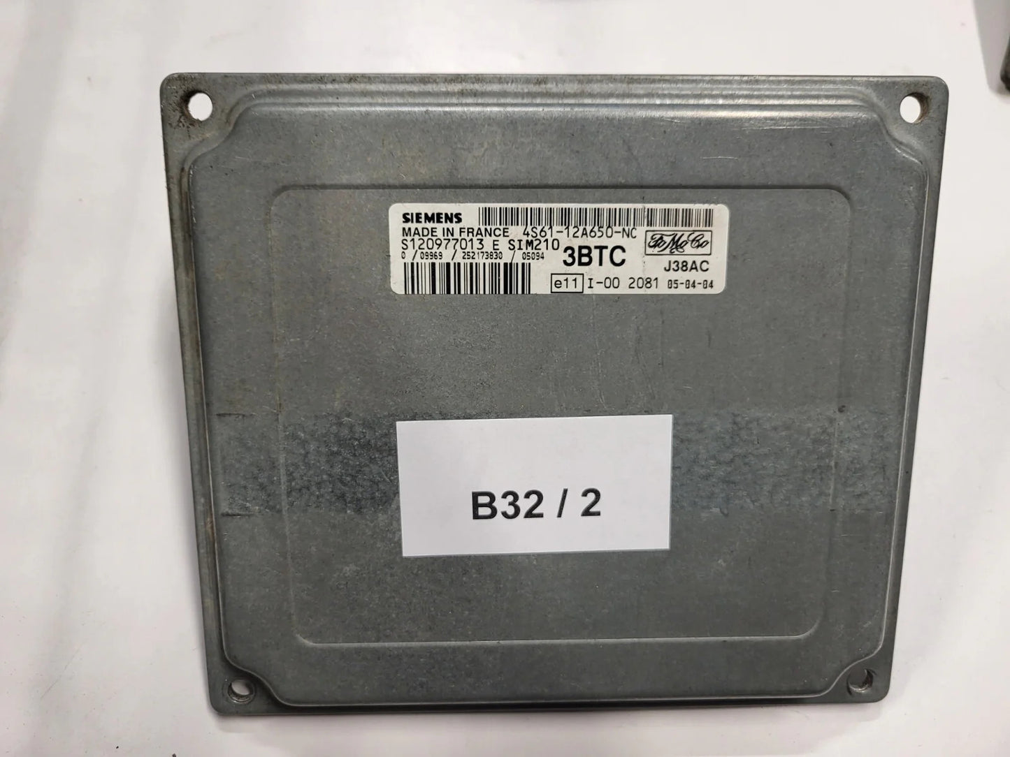 FORD FIESTA ECU / 4S61-12A650-NC / S120977013E / 3BTC / SIM210 / J38AC / S120977