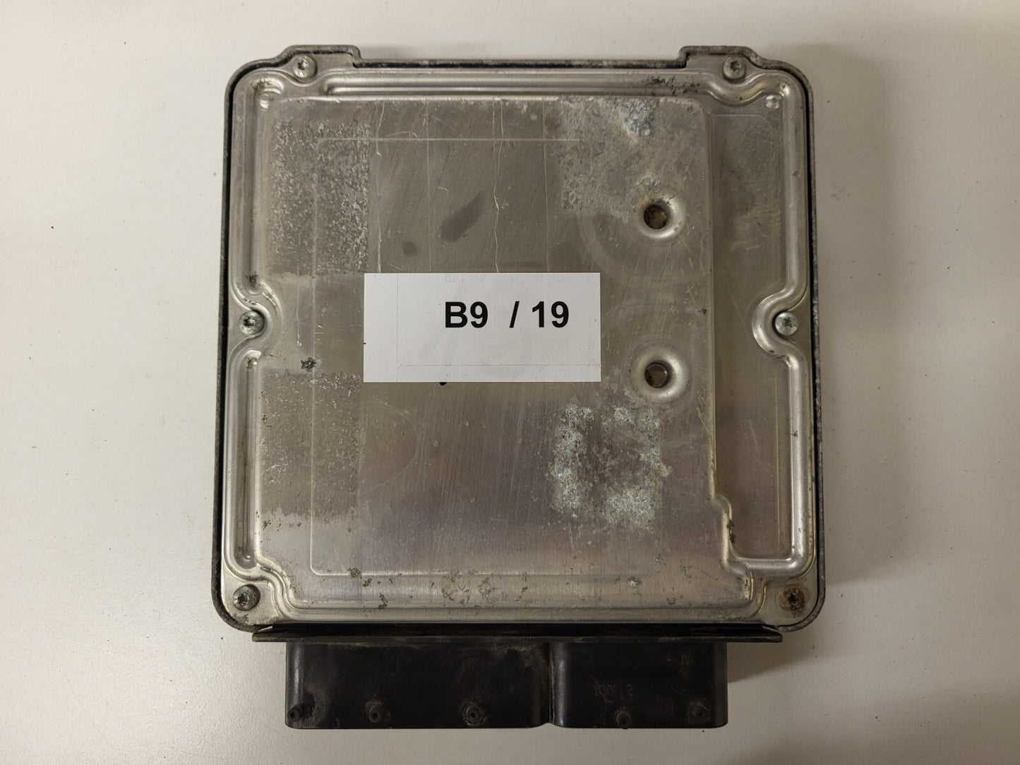 VW AUDI SEAT SKODA ECU / 03G906016AK / 0281011884 / EDC16U1 / BOSCH