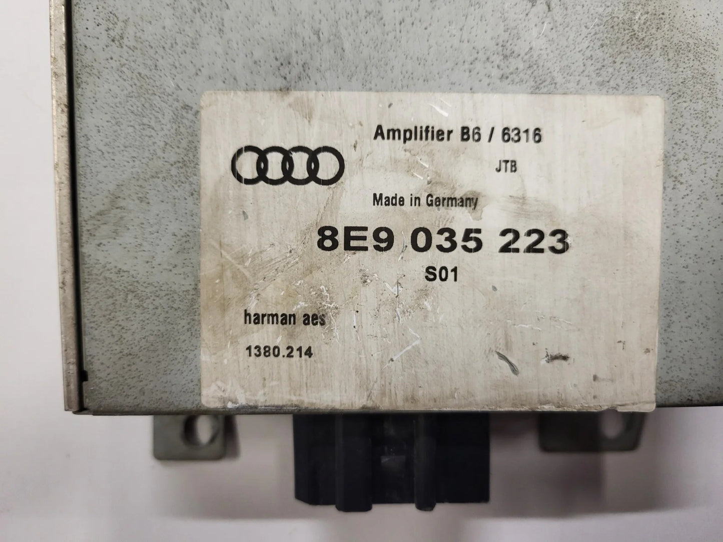AUDI AMPLIFIER APLIFICATORE / 8E9035223 / HARMAN