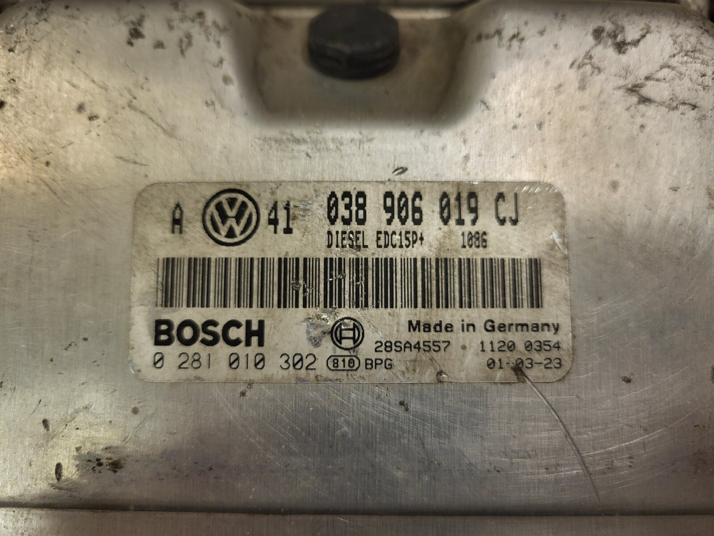 VW GOLF VAG ECU / 038906019CJ / 0281010302 / EDC15P+ / 28SA4557 / 038906019