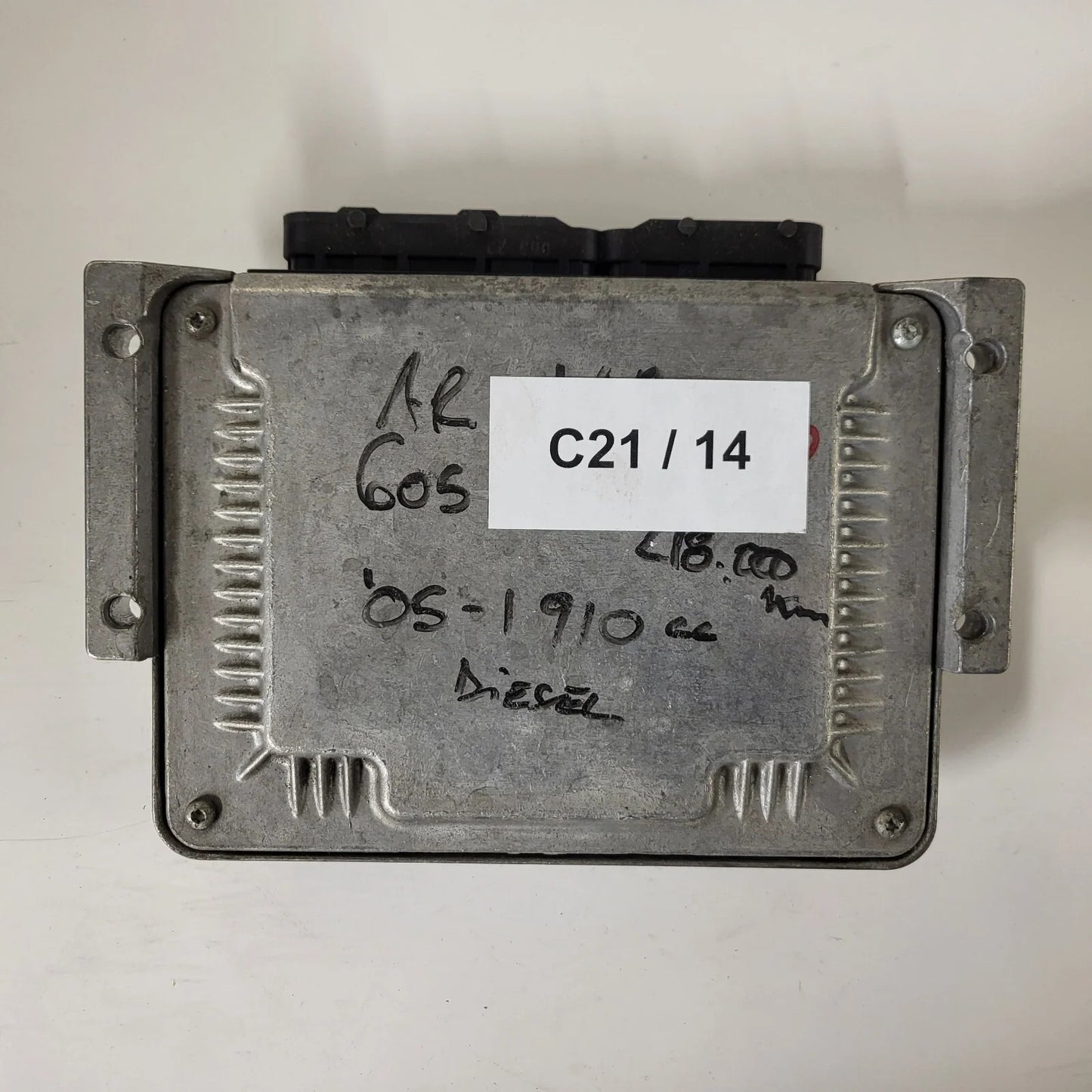 ALFA ROMEO 147 ECU / 0281011488 / 55198492 / BOSCH