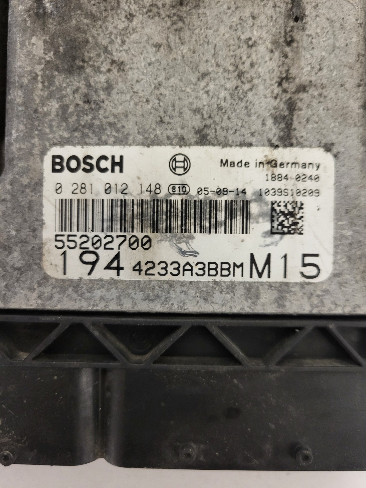 FIAT CROMA ECU / 0281012148 / 55202700 / BOSCH