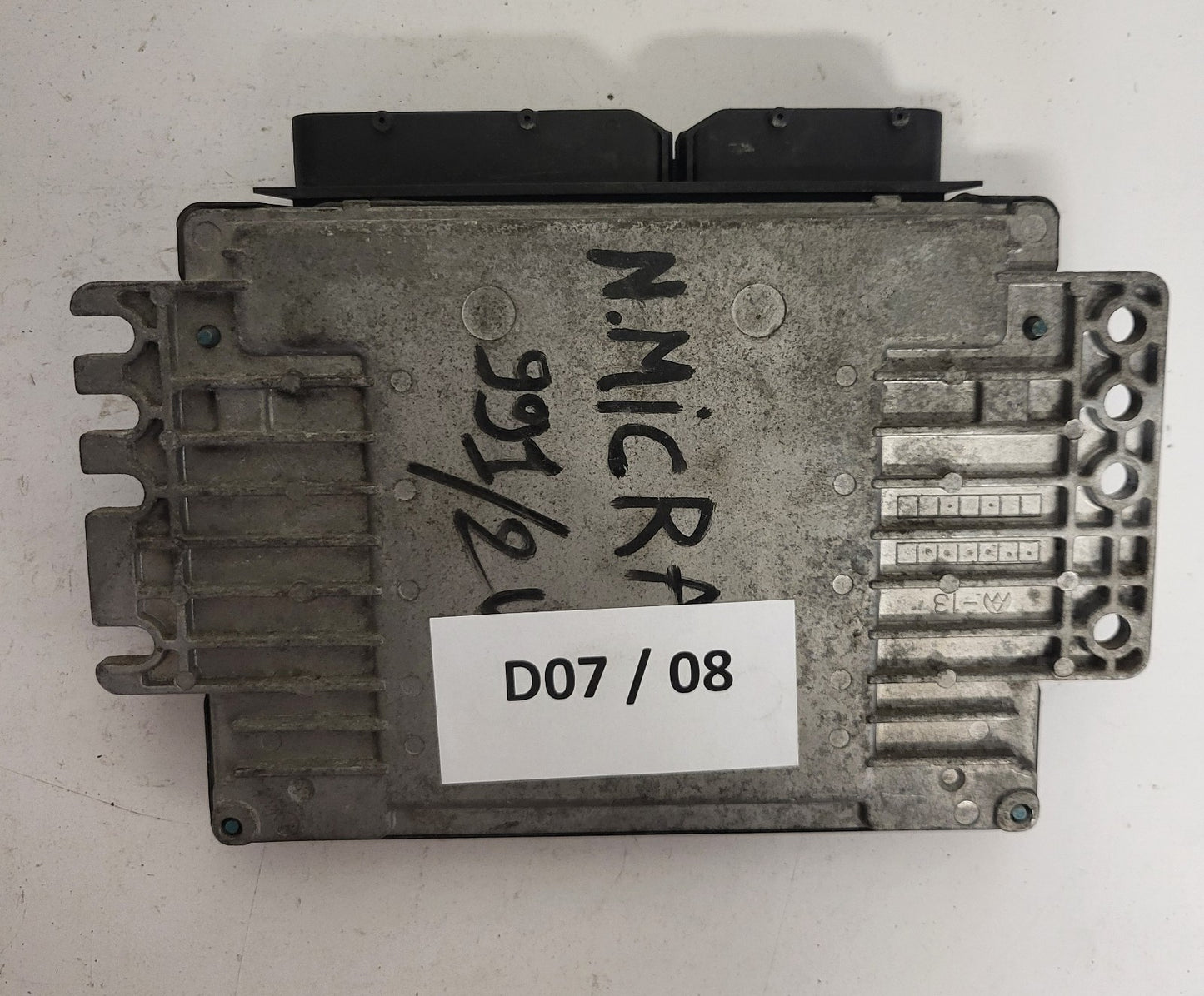NISSAN MICRA ECU / MEC32-040 / YX / HITACHI