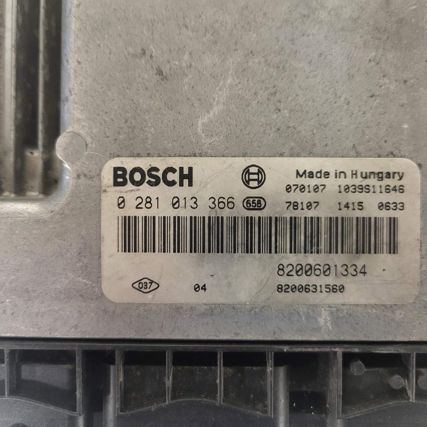 RENAULT SCENIC 1.9 DCI ECU / 0281013366 / 8200601334 / 8200631560 / BOSCH