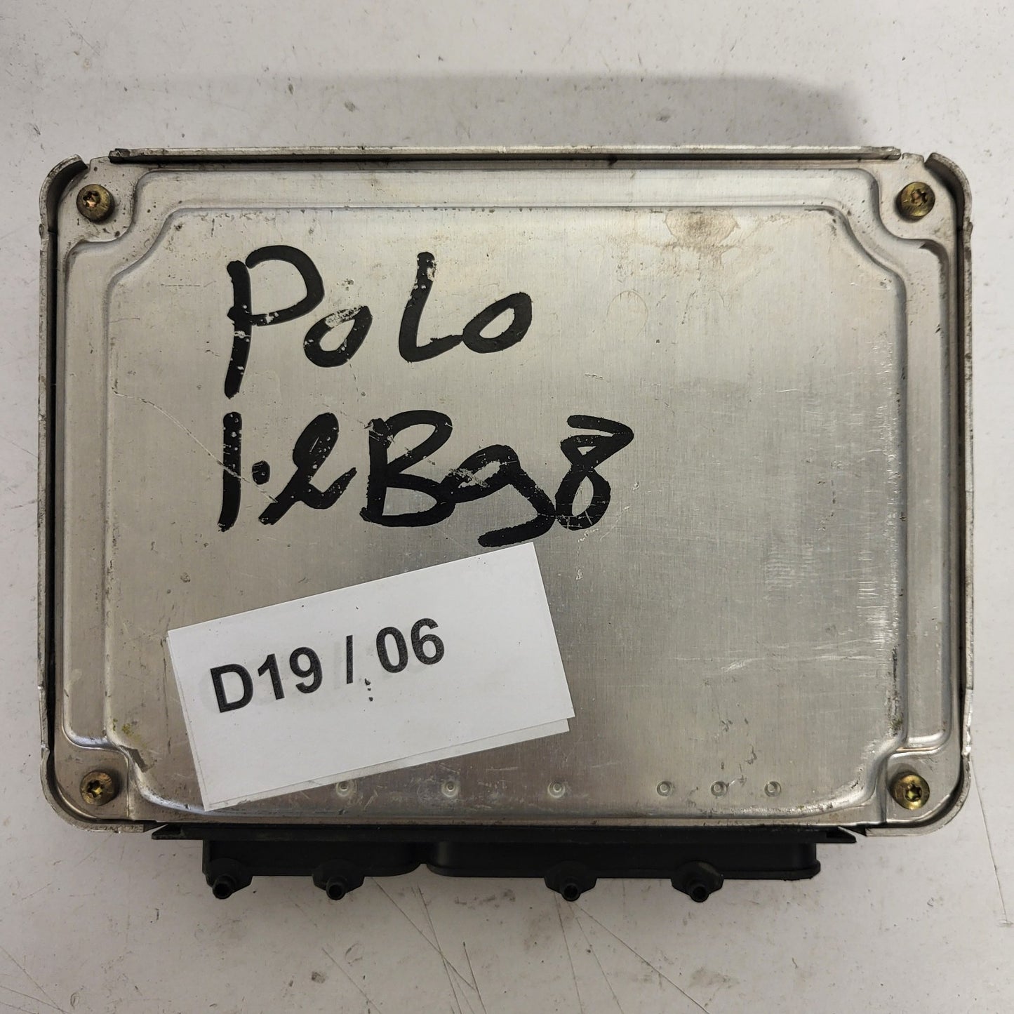 VW POLO ECU / 030906032AM / 0261206750 / BOSCH