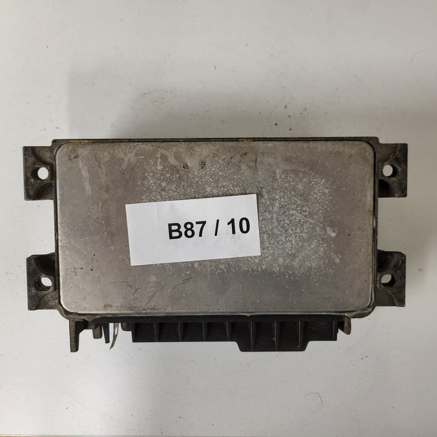 Fiat Punto 1.1 ECU / IAW 16F.EB / 7795574 / 61602.063.01 / MAGNETI MARELLI