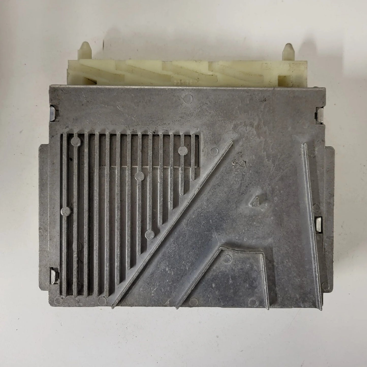 Volvo S60 V70 XC70 S80 ECU / P09480761 / 1T0505A00 / TEMIC