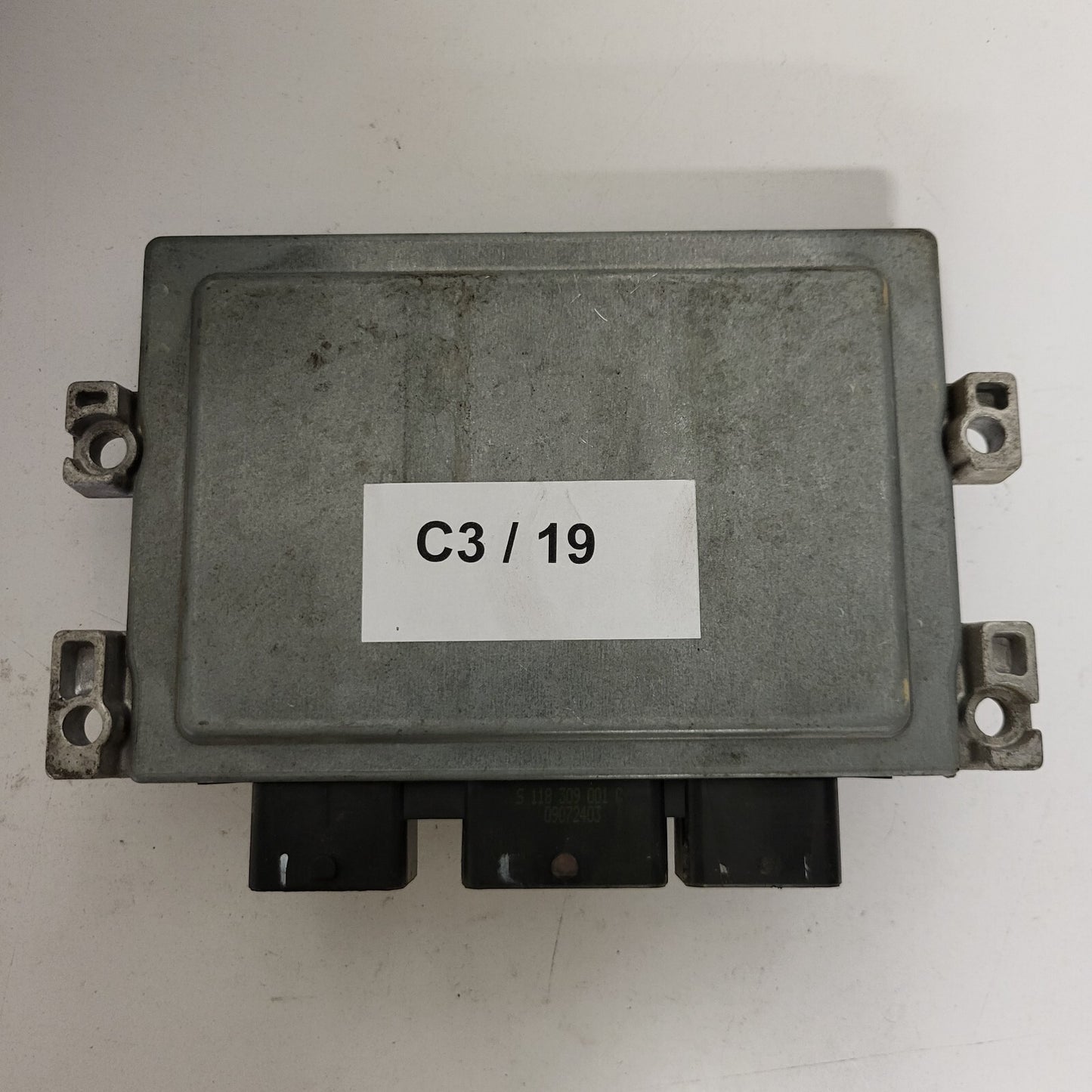 Ford ECU / S180047012A / AV21-12A650-CA / EMS2102 / V2CA / CONTINENTAL