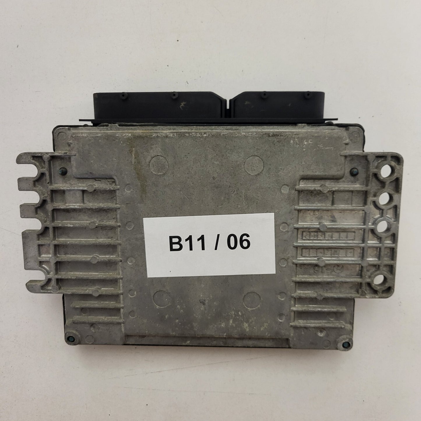 NISSAN MICRA ECU / MEC32-040 / U3 / G3 / HITACHI