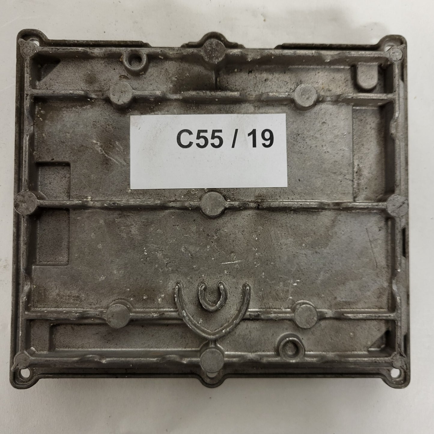 SMART FORTWO ECU / 0261205004 / 0003107V006 / HW 32.98 / BOSCH