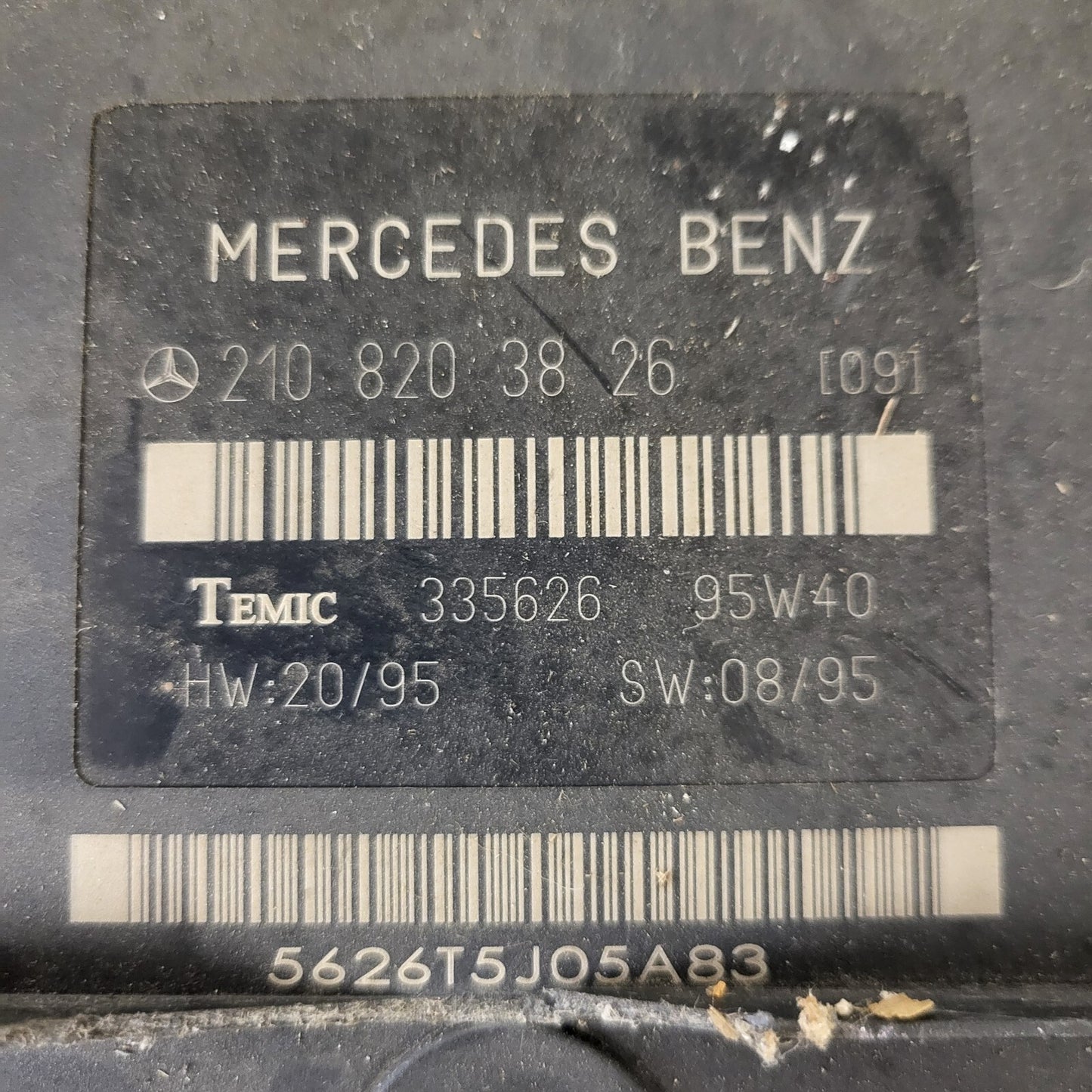 Mercedes W210 ECU / 2108203826 / 335626 / TEMIC