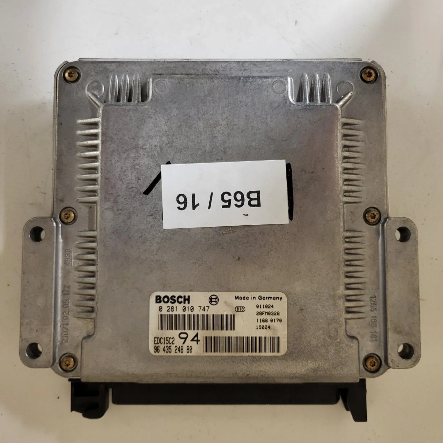 PEUGEOT 307 ECU / 0281010747 / EDC15C2 / 9643524880 / BOSCH