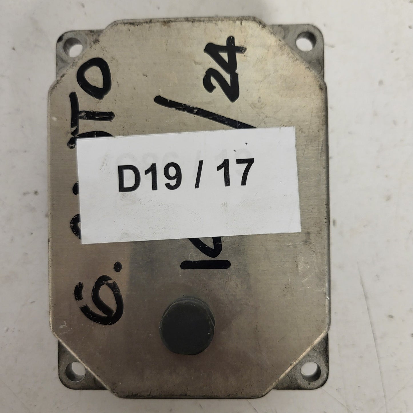 FIAT GRANDE PUNTO ECU / IAW 5SF3.M1 / 51798649 / 61601.098.08 / HW300 IAW5SF3.M1