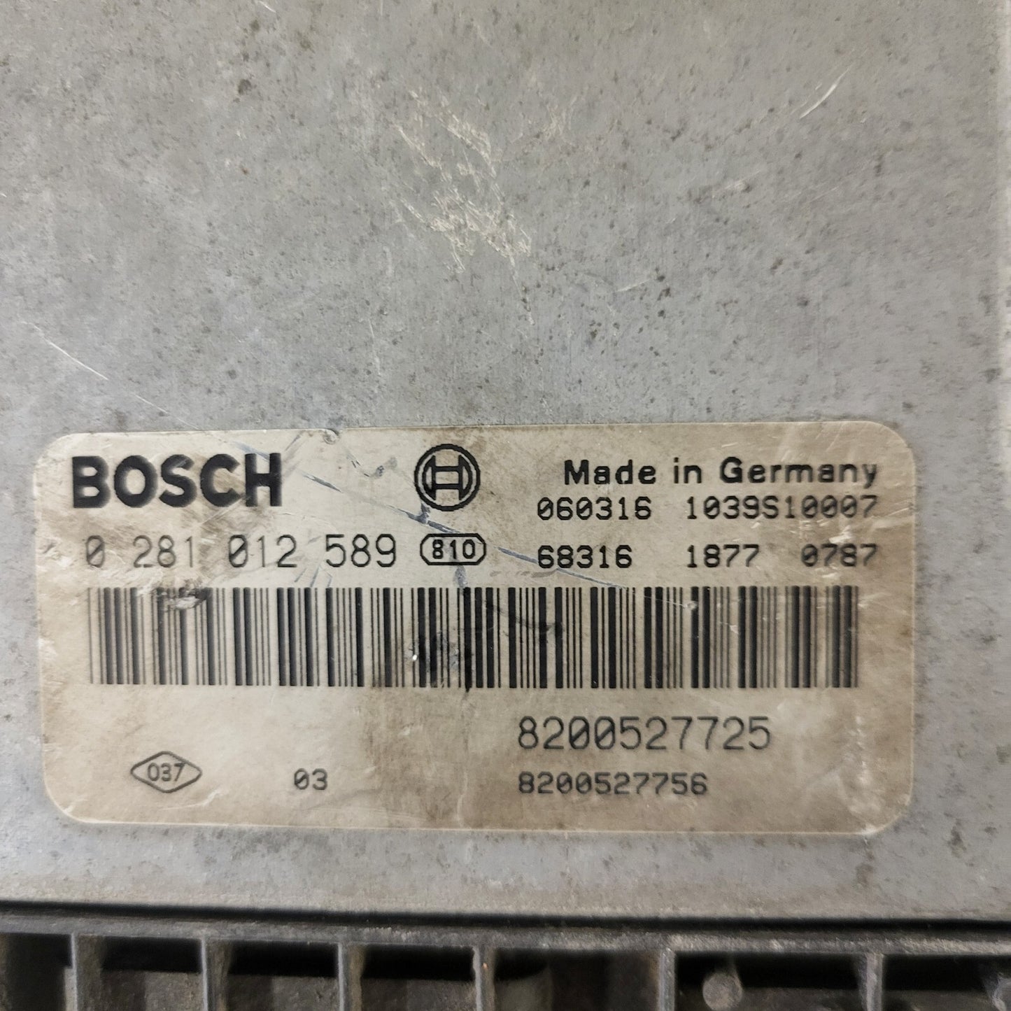 Renault ECU / 0281012589 / 8200527725 / 8200527756 / BOSCH