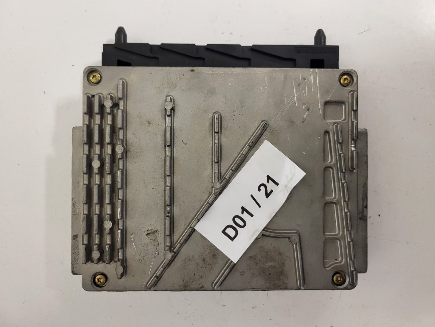 VOVLO V70 ECU / 0281010319 / 28SA5360 / BOSCH