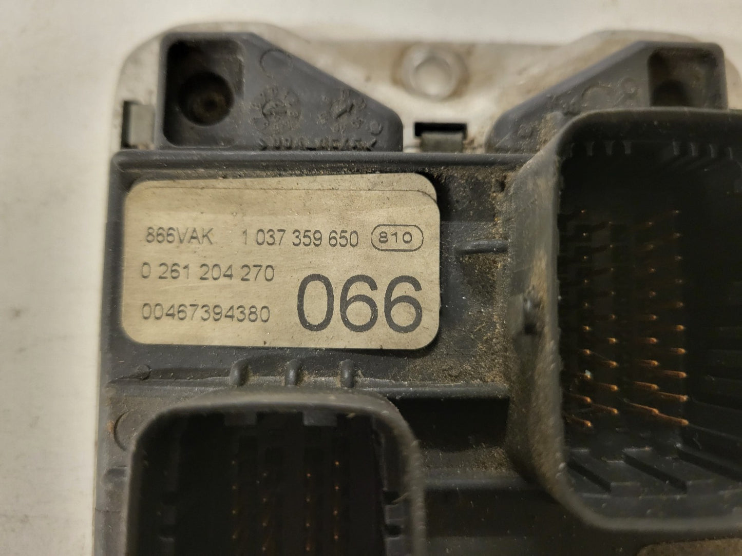 ALFA ROMEO 156 2.0 TS ECU / 0261204270 / 1037359650 / 866VAK / 00467394380