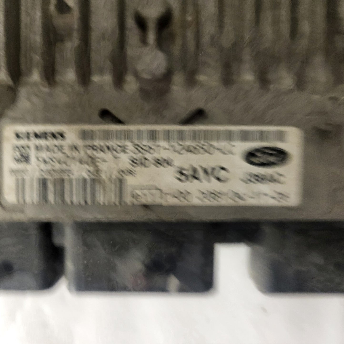 FORD FIESTA ECU / 3S61-12A650-LC / 5WS40140E-T / 5AYC / SID804 / J38A SIEMENS