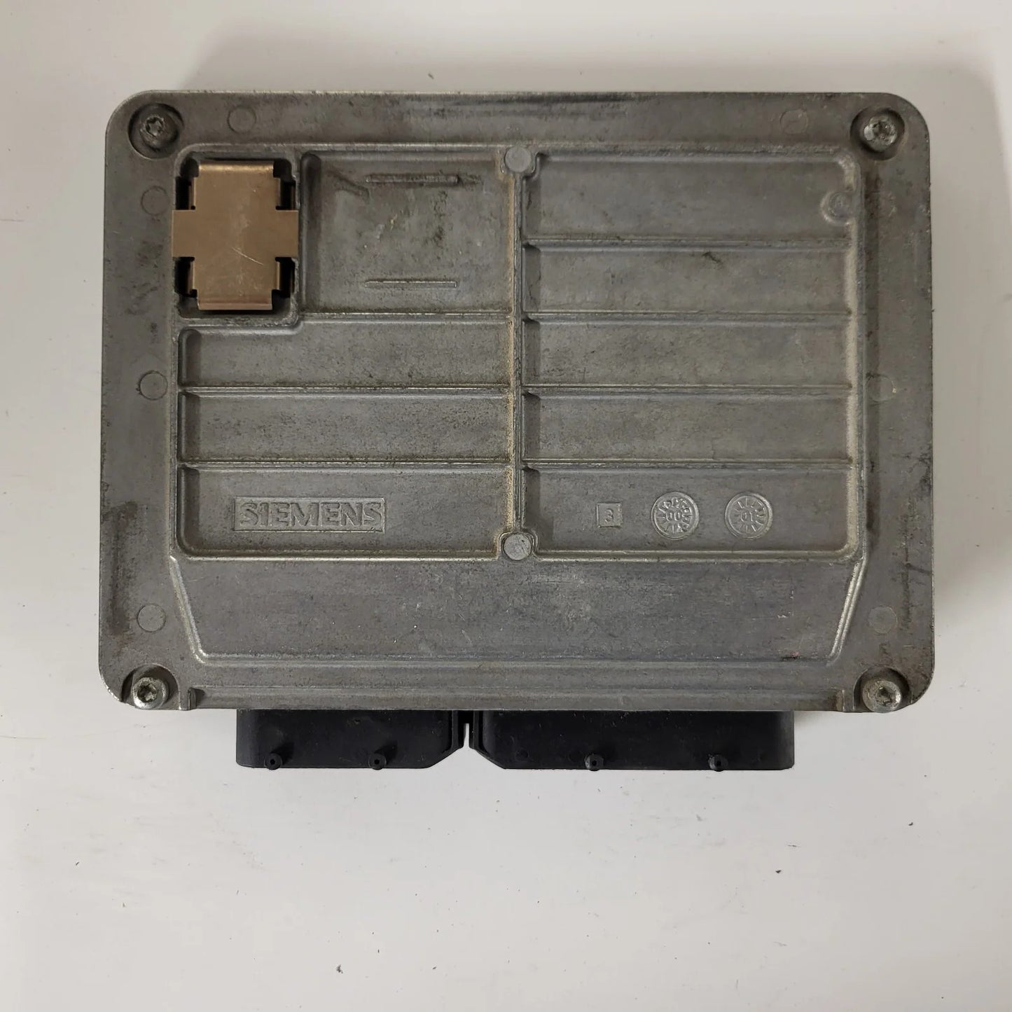 ŠKODA FABIA ECU / 047906033C / 5WP44199 07 / SIEMENS