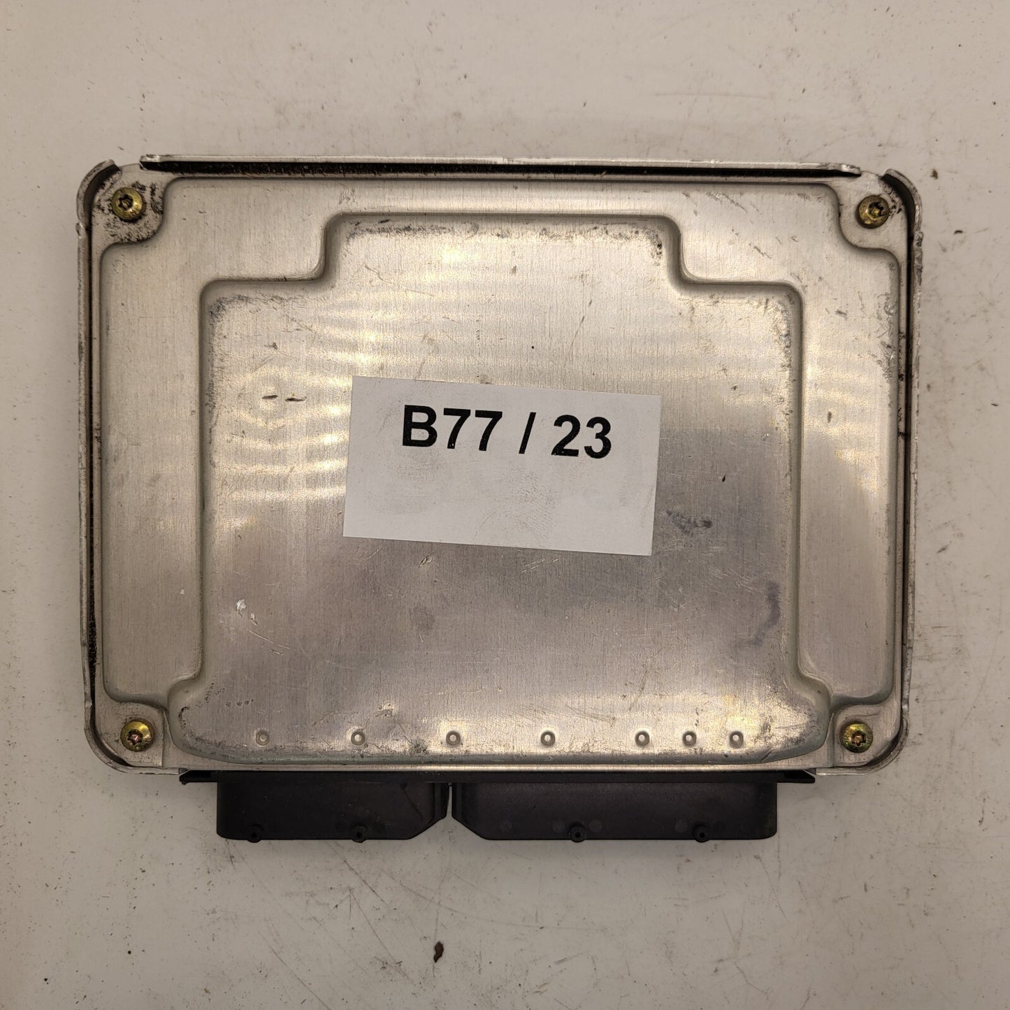 AUDI A4 B5 ECU / 038906012AH / 0281010200 / BOSCH