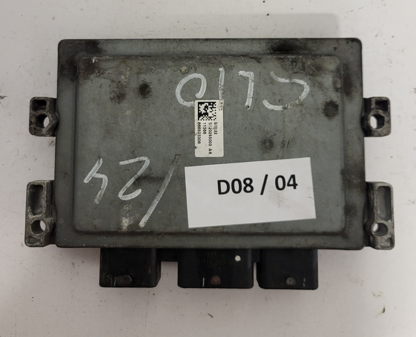 RENAULT ECU / S120201109A / SIM32 / 8200473744 / 8200400246 / SIEMENS