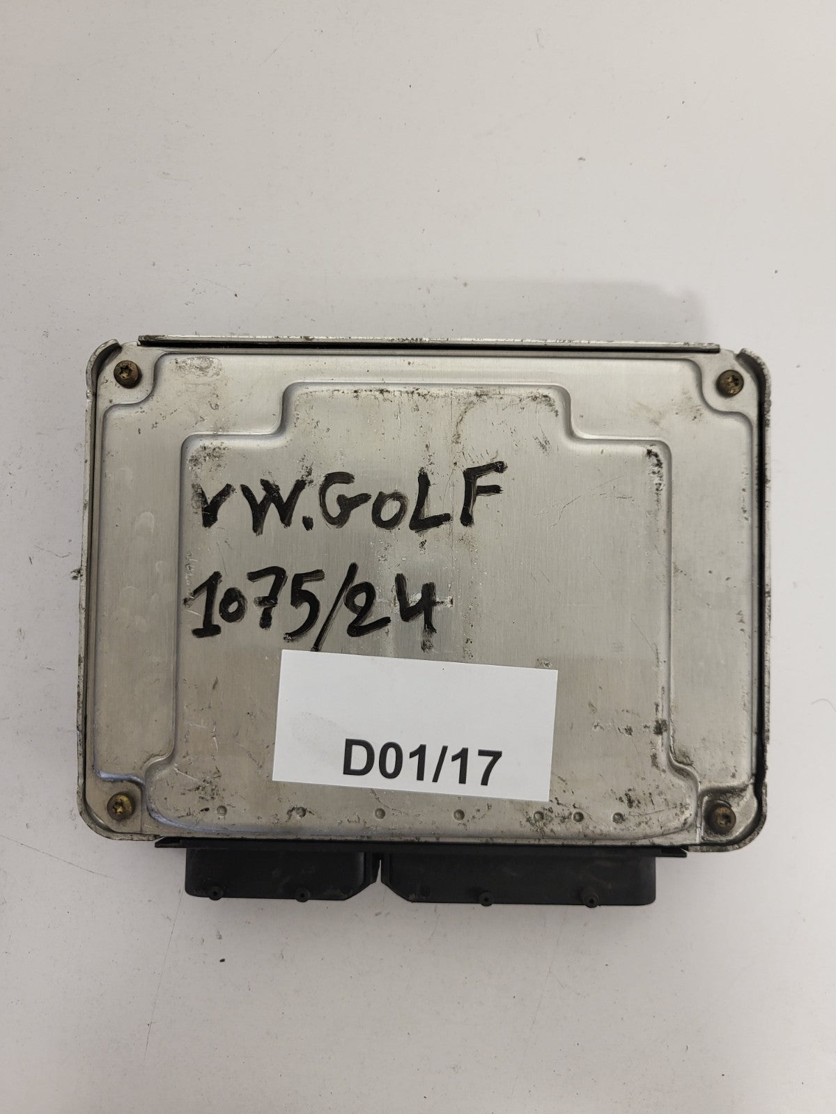 VW GOLF ECU / 038906019HJ / 0281010977 / EDC15P+ / BOSCH