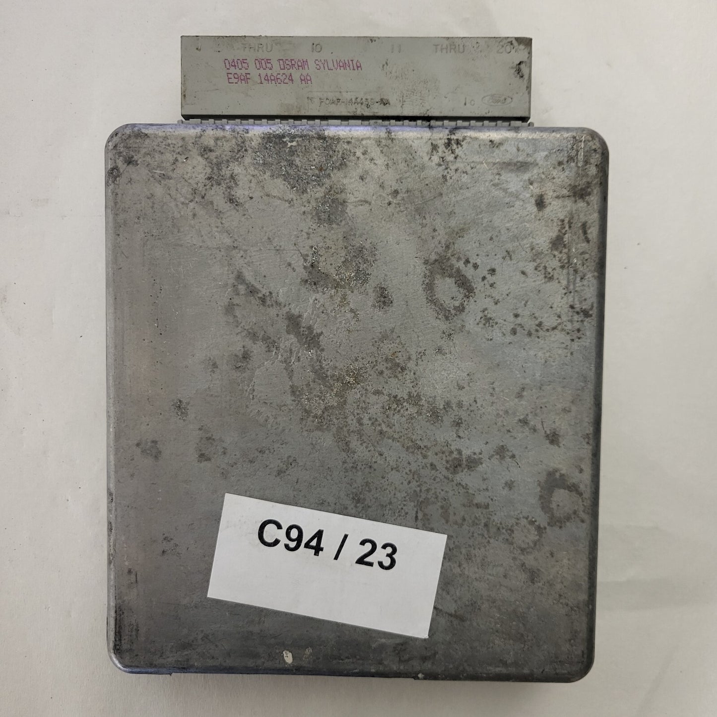 FORD FOCUS ECU / 1M5F-12A650-BF / 2ANB / EEC-V / PL4-335 / VISTEON
