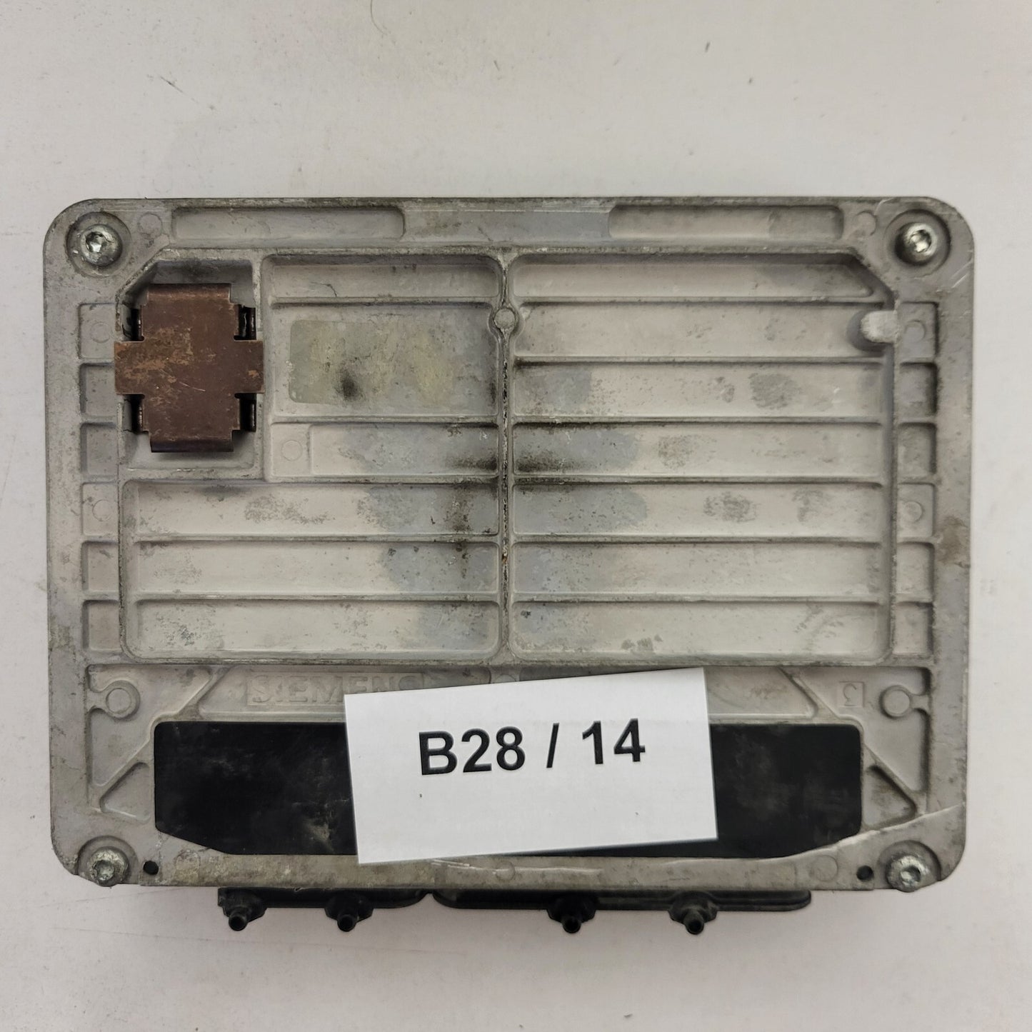 VW GOLF 4 ECU / 06A906019AK / 5WP4371 04 / 2554 / SIEMENS