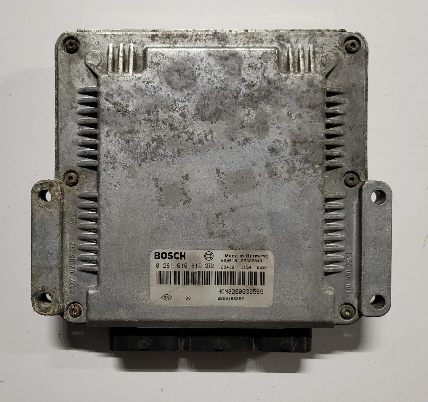 RENAULT ECU / 0281010819 / 8200039569 / 8200166362 / BOSCH