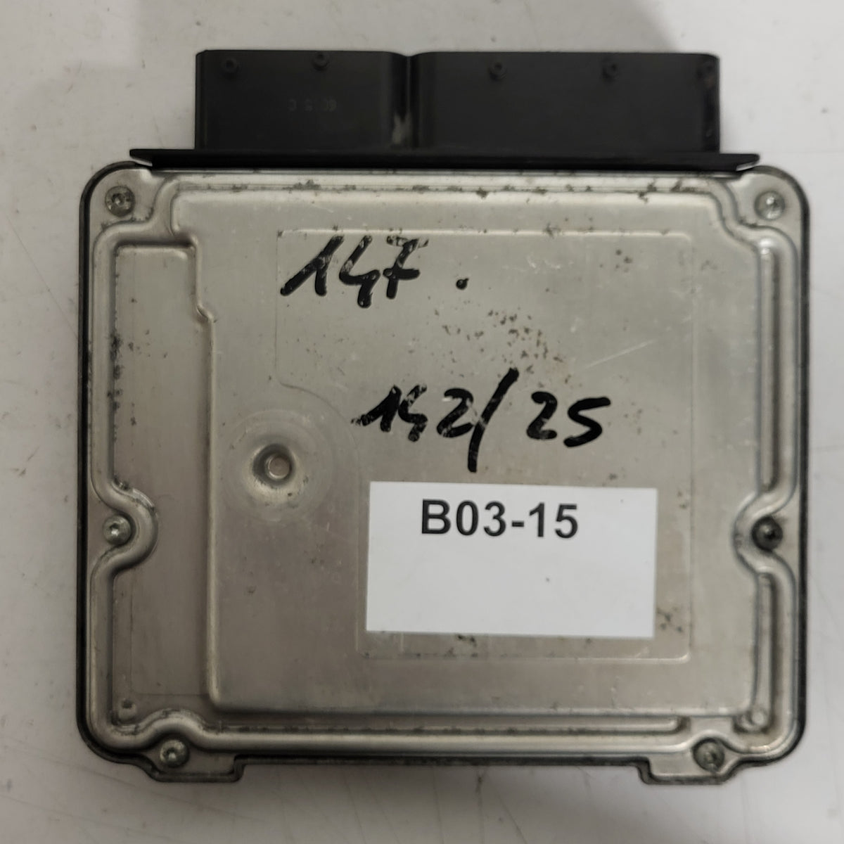 ALFA ROMEO 147 ECU / 0281011896 / 55198812 / BOSCH - B03-15 - 3