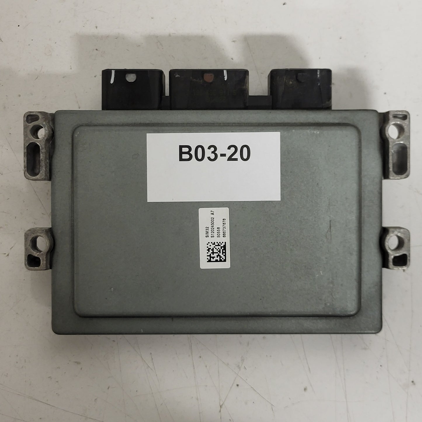 Renault Clio 3 ECU / S120200105A / 8200522357 / 8200510536 / SIM32 / S120200105