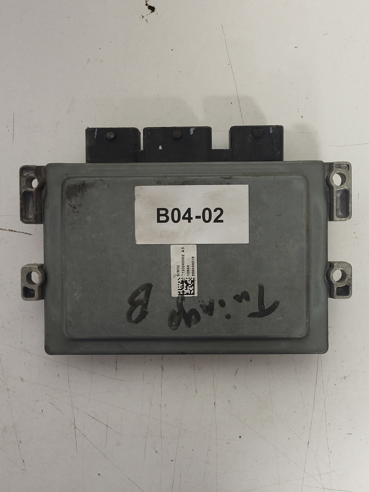 RENAULT MODUS ECU / S120200102 / S120200102B / SIM 32 / 8200414422 / 8200401568 - B04-02 - 3