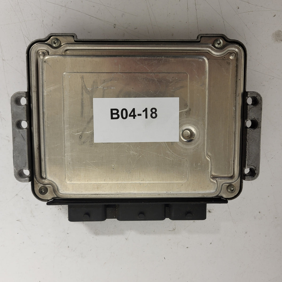 Renault ECU / 0281011549 / 8200391966 / 8200370779 / BOSCH - B04-18 - 3