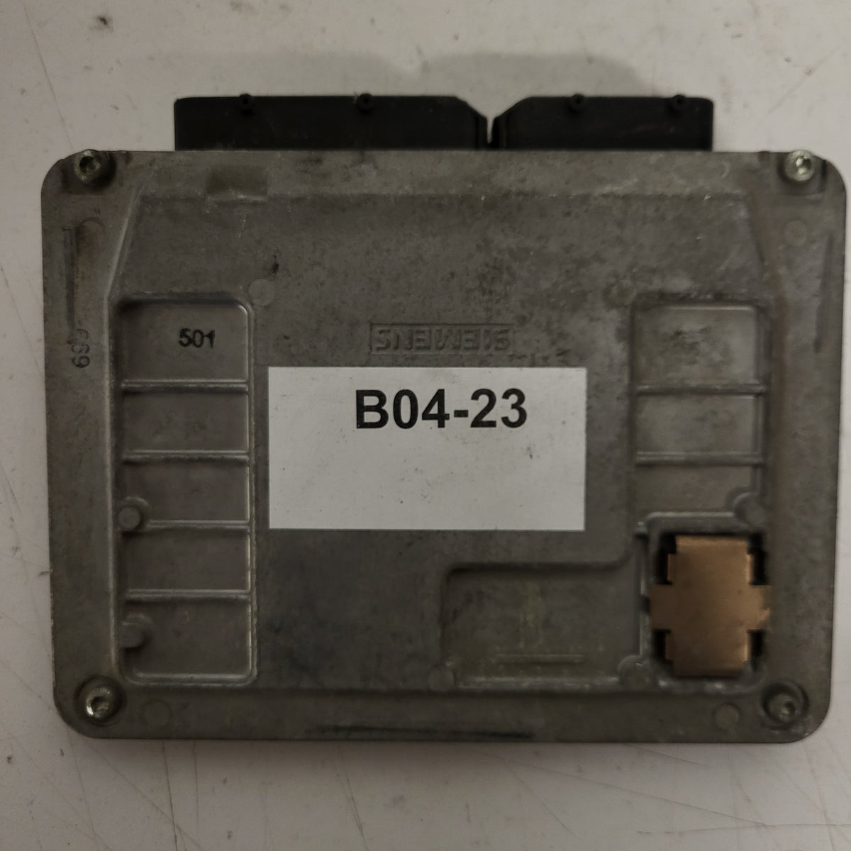 SEAT IBIZA 1.2 ECU / 03E906033P / 5WP40196 07 / 5WP4019607 / SIEMENS - B04-23 - 3